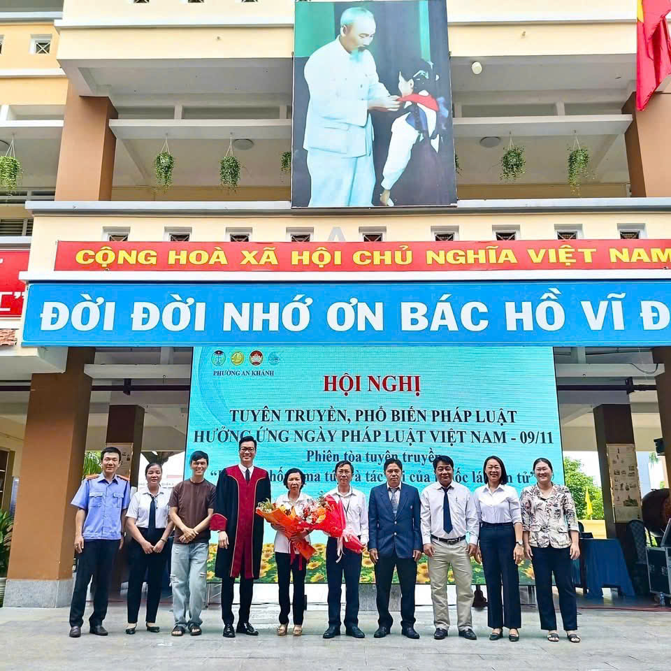 Tham dự Hội nghị có lãnh đạo Hội Luật gia Thành phố Hồ Chí Minh, lãnh đạo Ủy ban nhân dân phường, lãnh đạo Ủy ban Mặt trận Tổ quốc Việt Nam phường, Hội Liên hiệp Phụ nữ phường, đại diện khu phố 27